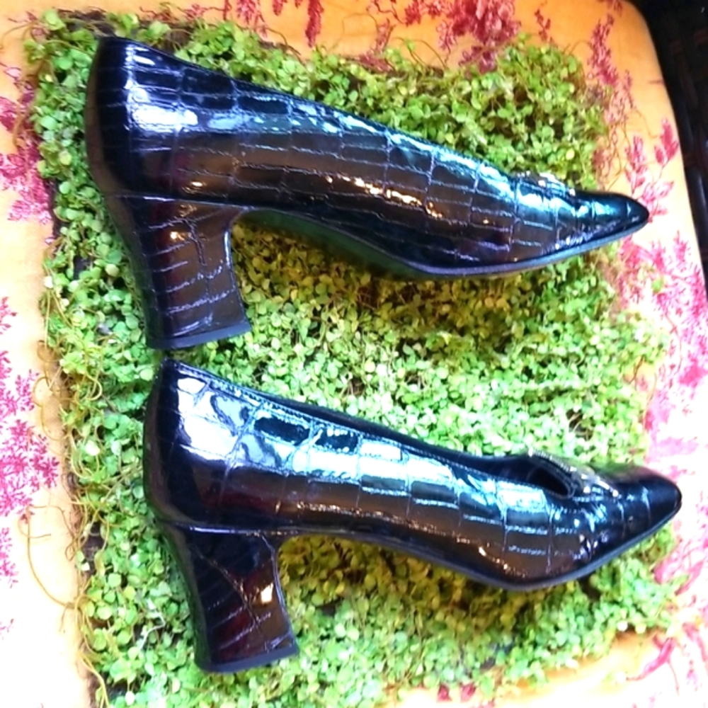 STUART WEITZMAN Crocodile Black Patent Leather Silver Buckle Pump Heels Shoes 8N - Picture 3 of 12